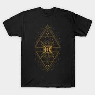 Triple Moon Goddess | Pagan Symbol T-Shirt